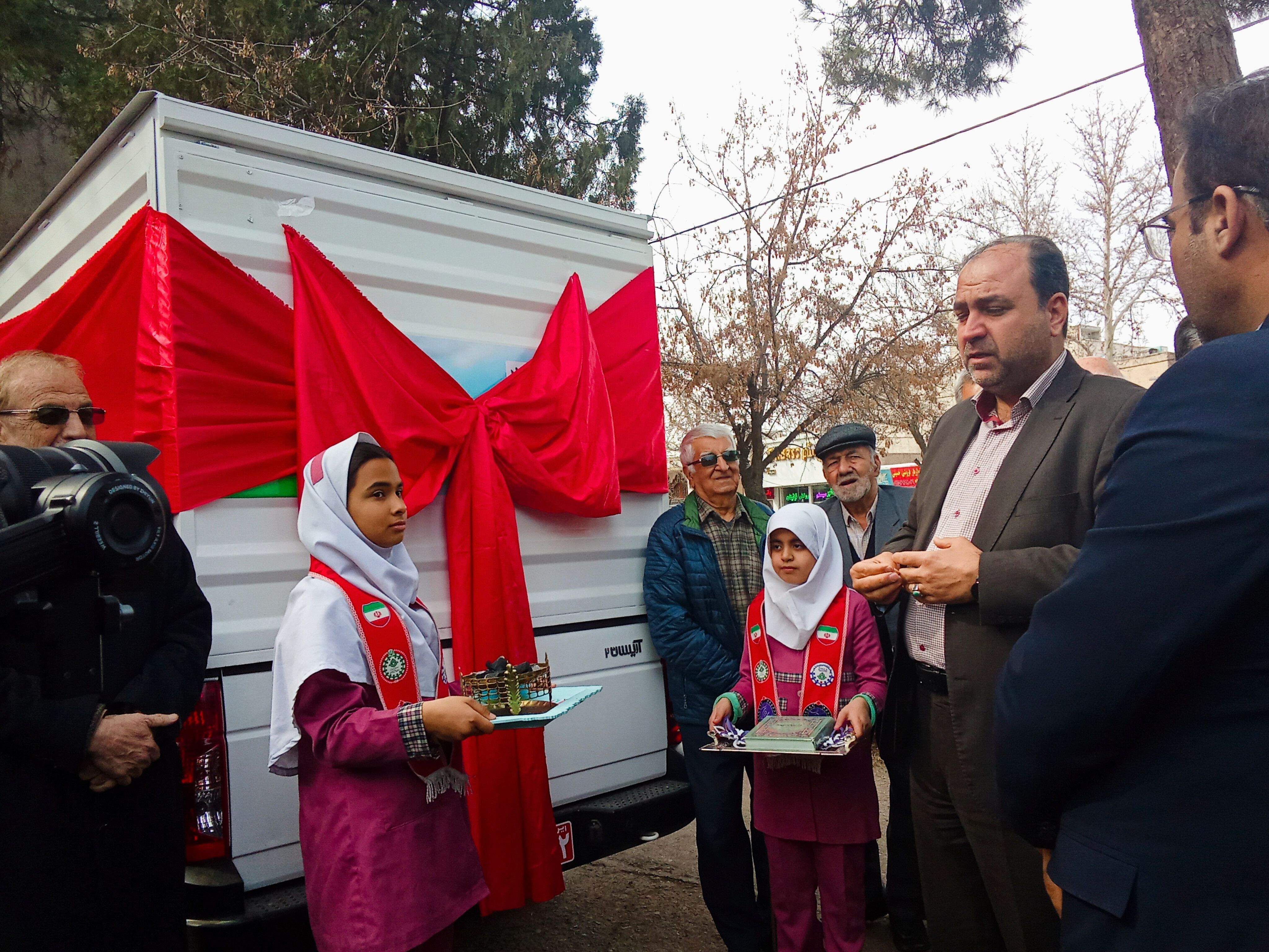 افتتاح کتابخانه سیار روستایی شماره۲ نیشابور باحضورپیشتازان سازمان دانش آموزی درمراسم