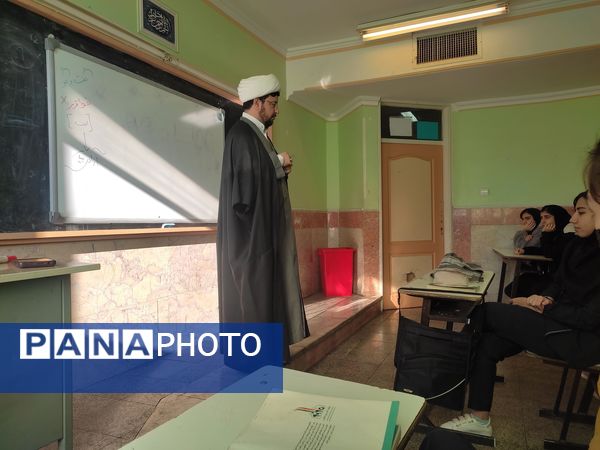 حضور مبلغان سازمان قرآن و عترت در مدرسه شهید عیسی وند به مناسبت شروع ماه مبارک رمضان