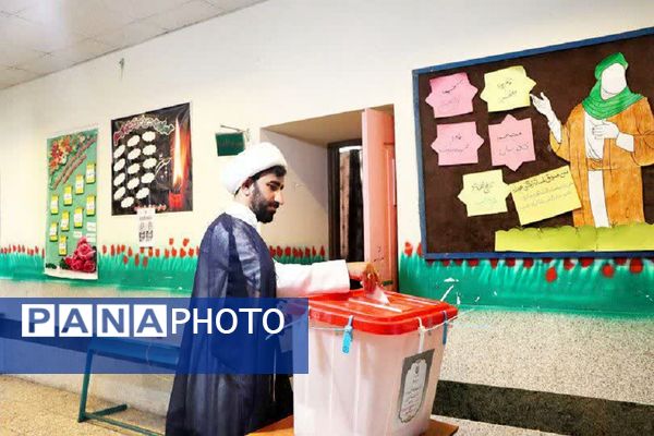 مردم قلعه‌گنج پای کار ایران