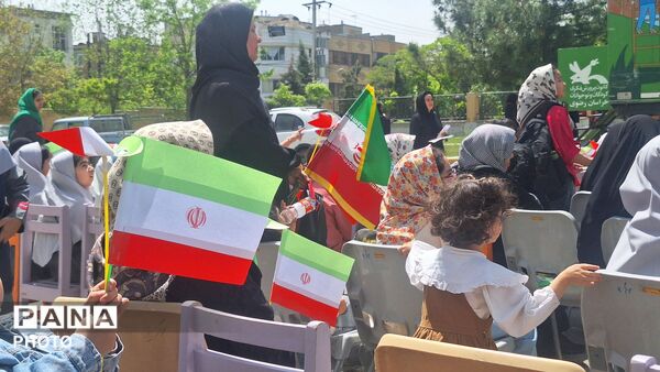 هم صدا با دختران شهید مینابی در روز دختر