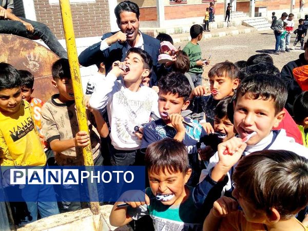 هر دانش‌آموز یک مسواک