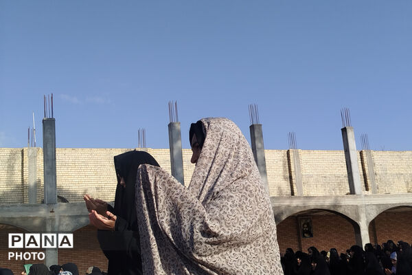 نماز عید فطر در مصلای شهر بهمن
