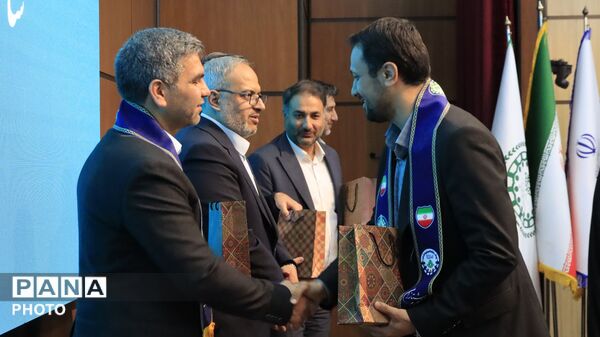 چهره‌های درخشان سازمان دانش‌آموزی زیر ذره‌بین دوربین‌ها