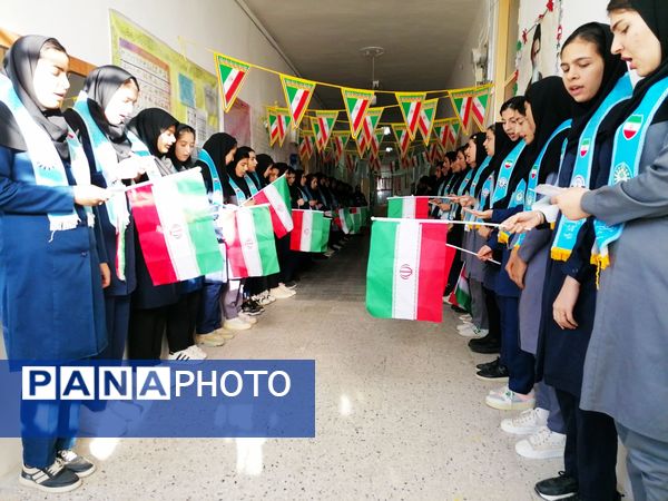 جشن انقلاب در دبیرستان حضرت فاطمه (س) و هنرستان عفاف، شهر تیتکانلو