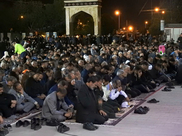 اجتماع بزرگ عزاداران شهدای خدمت در گلزار شهدای نیشابور