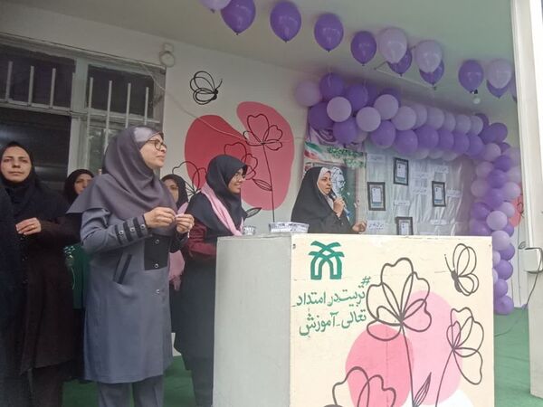مراسم گرامیداشت مقام معلم دردبیرستان دخترانه امام حسین(ع) مشهد