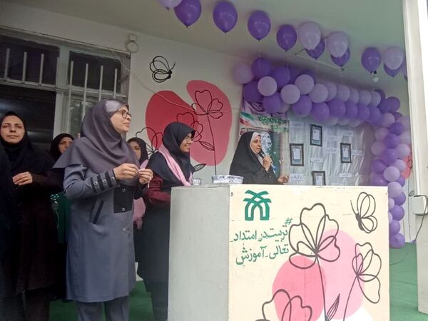 مراسم گرامیداشت مقام معلم دردبیرستان دخترانه امام حسین(ع) مشهد