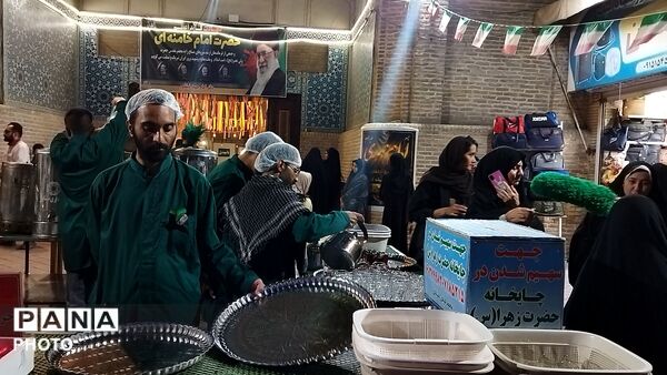 چایخانه فاطمه الزهرا در نود و دومین شب از اجتماعات مردمی 