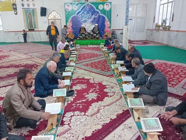 برگزاری محفل جزءخوانی قرآن کریم در امامزاده سید‌محمد(ع) کاشمر