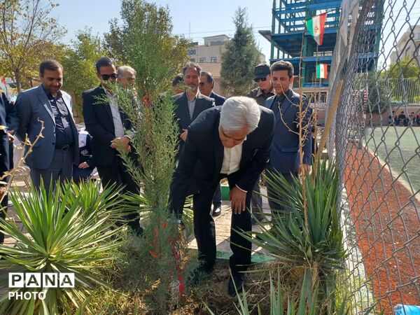 زنگ مهر، ایثار، شهادت و نماز  در هنرستان دارالفنون