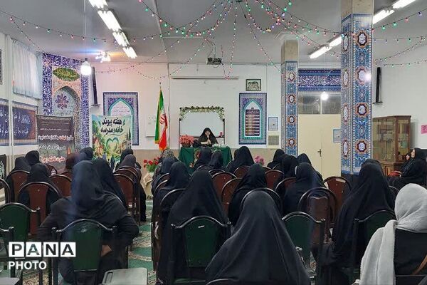 گرامیداشت هفته پیوند اولیا و مربیان در ناحیه دو شهرری 
