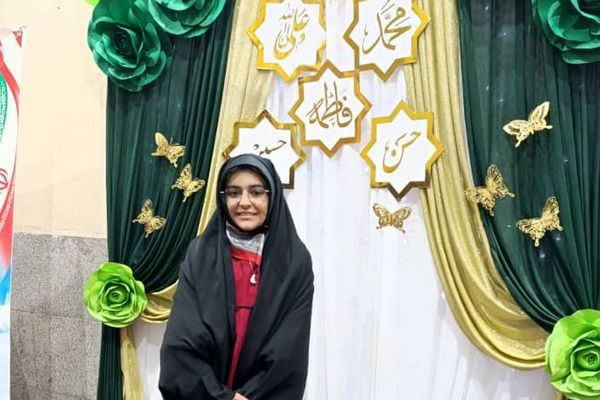 ورود دانش‌ آموزان دختر ناحیه دو شهرری به مراسم معنوی اعتکاف 