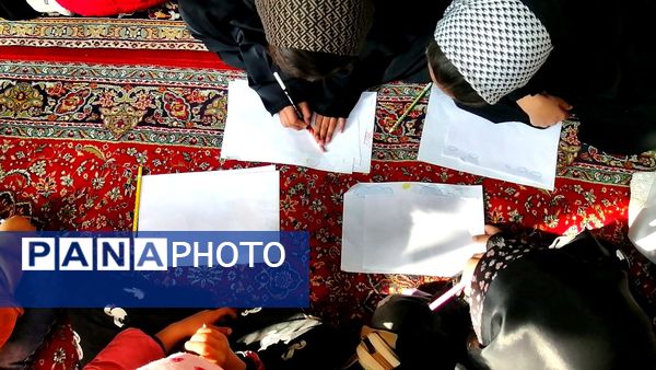 برپایی غرفه کودک در حاشیه نماز جمعه شهرستان کاشمر