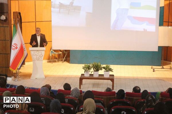 تأکید مدیر آموزش‌وپرورش فیروزکوه بر تعامل مستمر خانه و مدرسه در هنرستان امام علی (ع)