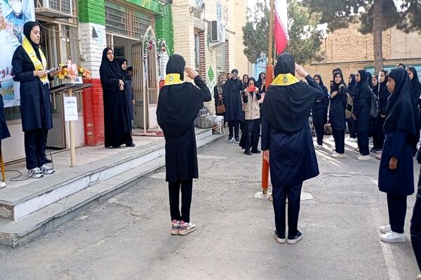آغاز سال تحصیلی جدید و گرامیداشت هفته دفاع مقدس در دبیرستان شهید مجید دهنوی نیشابور