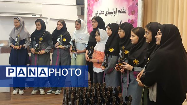 آیین تجلیل از ورودی‌های جدید دبیرستان فرزانگان قائمشهر