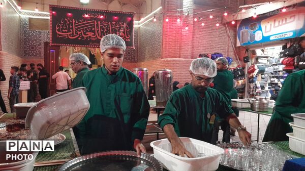 ۱٤۳ شبِ بی‌وقفه؛ وقتی چایخانه حضرت زهرا (س) میزبان دل‌های بی‌قرار شد