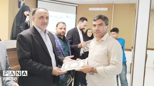 آیین تجلیل از منتخبین کشوری، استانی و منطقه ای طرح و برنامه های حوزه  آموزش  کلات