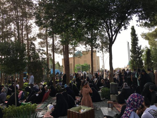 برپایی مراسم دعای عرفه در گلستان شهدای اصفهان