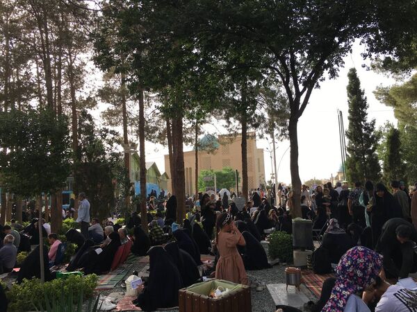 برپایی مراسم دعای عرفه در گلستان شهدای اصفهان