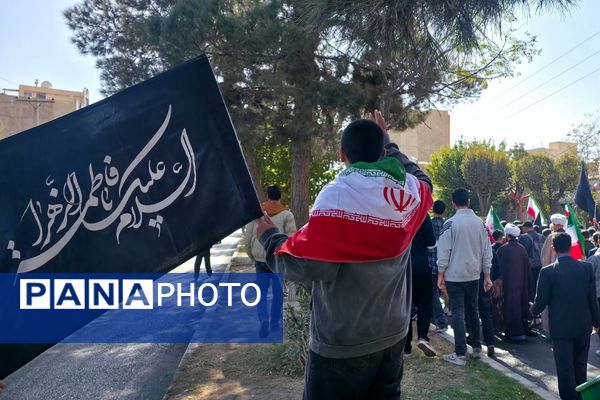 از کلاس درس تا میدان حماسه؛ تجلی عشق دانش‌آموزان رباط‌کریم به میهن