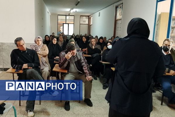 همایش آموزش خانواده در آموزشگاه جدلی ناحیه دو شهرری 