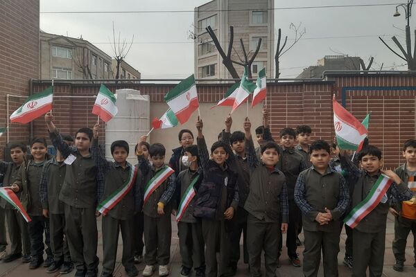 جشن پیروزی انقلاب اسلامی در مدارس منطقه کهریزک 