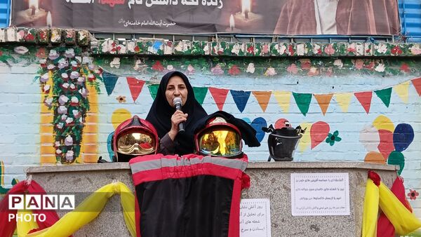 وقتی قهرمانان بی ادعا،مشق ایثار دادند. مدرسه رحمانی فرد میزبان آتش‌نشانان