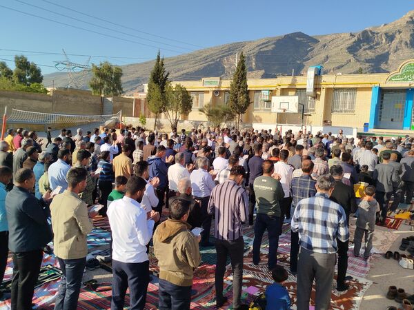 نماز عید فطر ۱۴۰۴ در روستای ظفرآباد شیراز اقامه شد