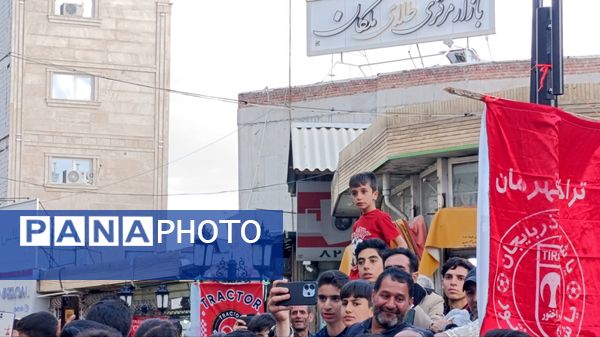 ملکان در پرتو هنر و معنویت؛ جشن میلاد امام رضا (ع) در بازار نوسازی شده