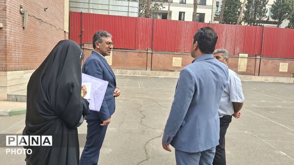 مانور بازگشایی با شعار برای ایران، برای مدرسه در تهران