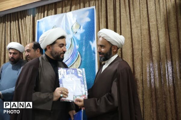 طنین ندای معنویت در هفتمین اجلاس سراسری نماز دانش‌آموزی شهرستان مه‌ولات