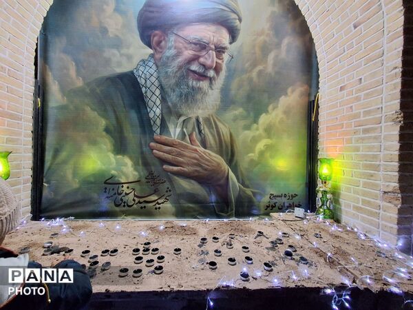 مراسم احیا در اولین شب قدر و هشتمین شب مراسم شهادت ایت الله خامنه ای 