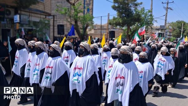 بانوان آماده به رزم تربت جام در اجتماع دختران جان فداسنگ تمام گذاشتند