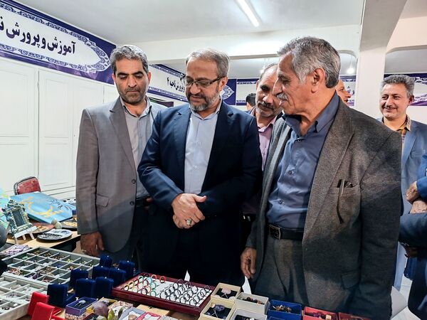 افتتاح اولین نمایشگاه و فروشگاه دستاوردهای هنرجویان مشهد