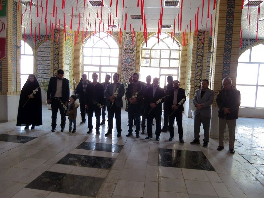 گل‌افشانی گلزار شهدای بجنورد به‌مناسبت هفته امور تربیتی 