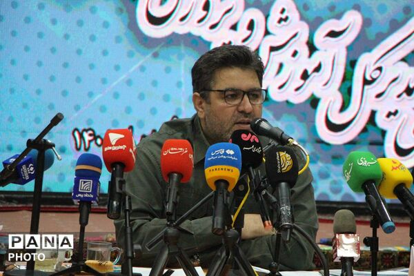 نشست صمیمی مدیرکل آموزش و پرورش خراسان رضوی با اصحاب رسانه و معلمین رسانه ای
