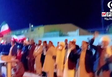اجتماع شبانه  مردم در نقطه صفر مرزی شهرستان هیرمند 