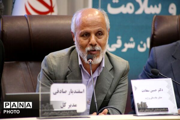 تجلیل از دانش‌آموزان ورزشکار و قهرمان آذربایجان شرقی