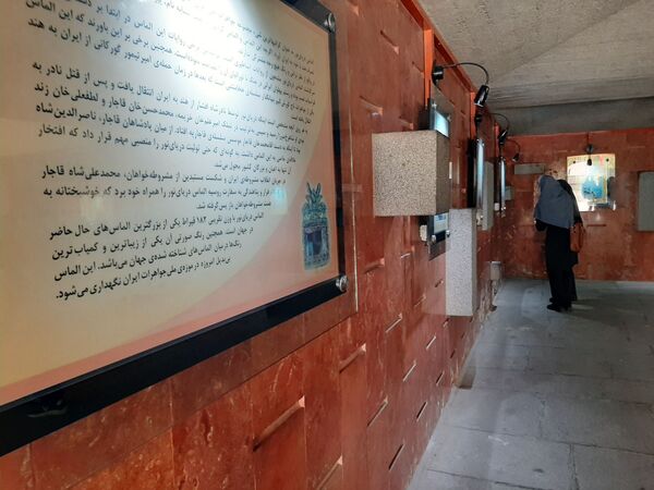 بازدید دانش آموزان  دبیرستان عصمتیه ناحیه پنج از باغ نادری 