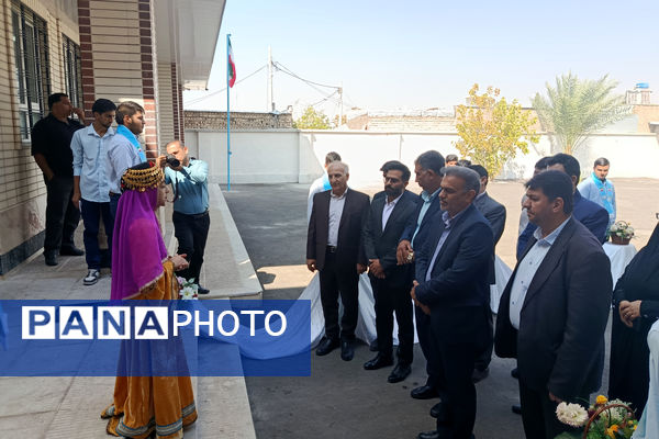 آیین بهره‌برداری از فضای آموزشی با مشارکت مردم در شیراز