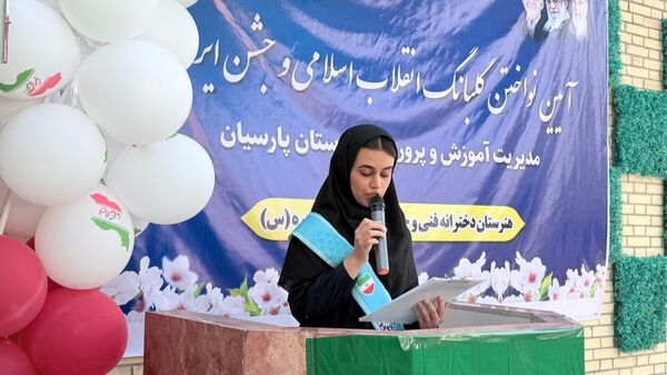 افتتاح نمایشگاه دست‌سازه‌های دانش‌آموزی در هنرستان صدیقه طاهره(س)
