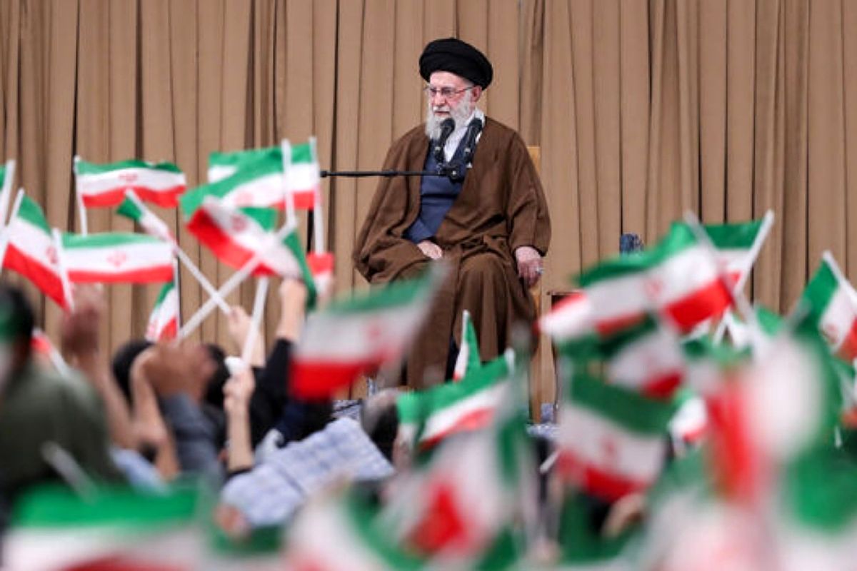 اشک‌هایی که از شوق دیدار ریخته شدند