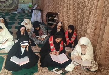مراسم اعتکاف با حضور دانش‌آموزان پرشور باخرزی
