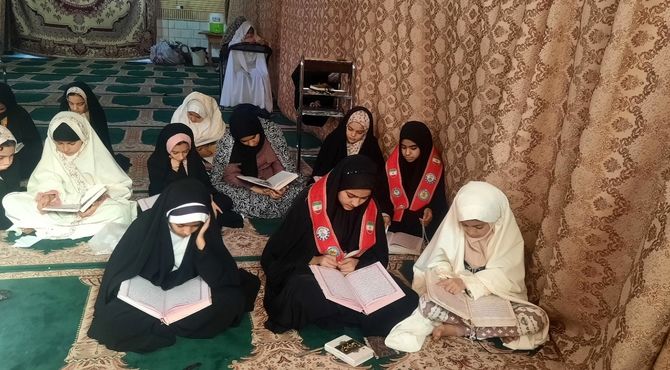 مراسم اعتکاف با حضور دانش‌آموزان پرشور باخرزی