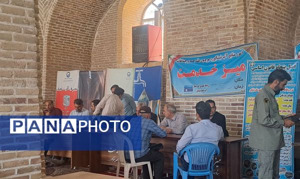 میز خدمت اداره‌های شهرستان نیشابور در جمعه خشم و نصر 