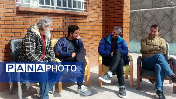 تقدیر از دانش‌آموزان برتر دبیرستان پژوهش آشخانه 