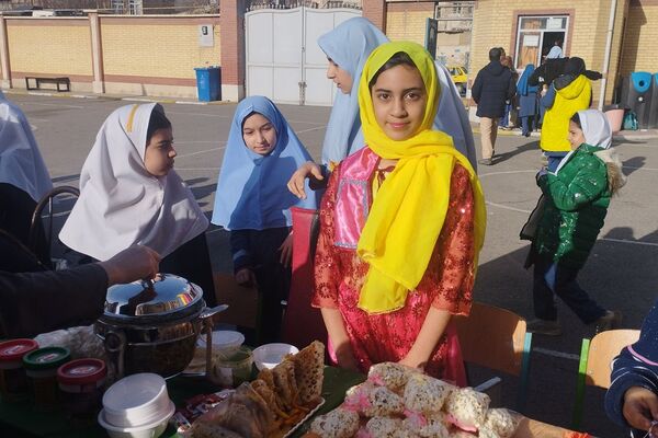 حضور پرشور دانش آموزان ناحیه دو شهرری در برنامه‌های متنوع دهه فجر و جشن انقلاب