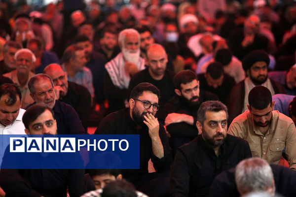 اجتماع لبیک یا حسین(ع) و گرامیداشت شهدای 15 خرداد در حرم حضرت معصومه(س)