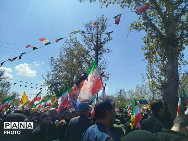 خروش مردم همیشه در صحنه کرج در مراسم چهلمین روز شهادت امام امت و نوگلان میناب